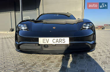 Седан Porsche Taycan 2022 в 