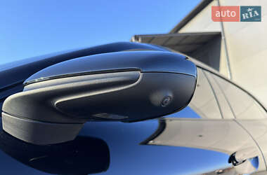 Седан Porsche Taycan 2022 в 