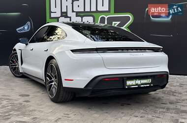 Седан Porsche Taycan 2020 в 