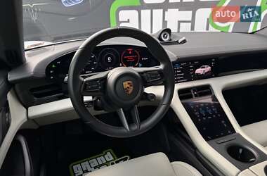 Седан Porsche Taycan 2020 в 