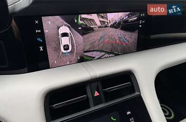 Седан Porsche Taycan 2020 в 