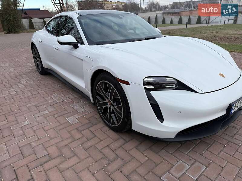 Седан Porsche Taycan 2021 в Києві