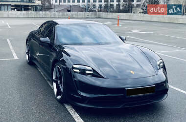 Седан Porsche Taycan 2021 в Києві