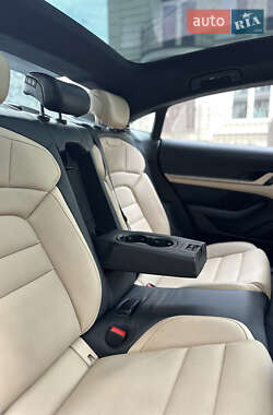 Седан Porsche Taycan 2021 в 