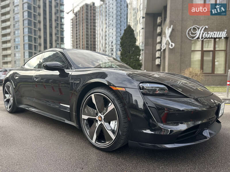 Седан Porsche Taycan 2021 в Киеве