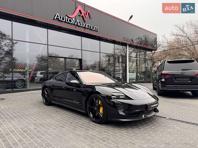 Седан Porsche Taycan 2022 в 