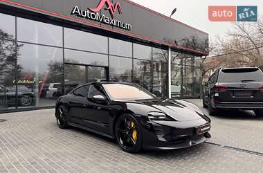 Седан Porsche Taycan 2022 в 