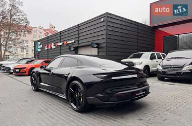Седан Porsche Taycan 2022 в 