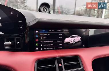 Седан Porsche Taycan 2022 в 