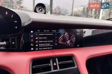 Седан Porsche Taycan 2022 в 