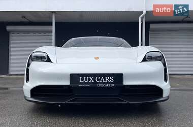 Седан Porsche Taycan 2021 в 