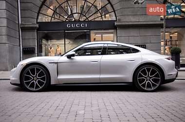 Седан Porsche Taycan 2023 в 