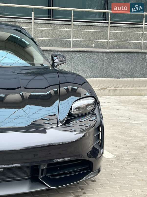 Седан Porsche Taycan 2019 в Києві