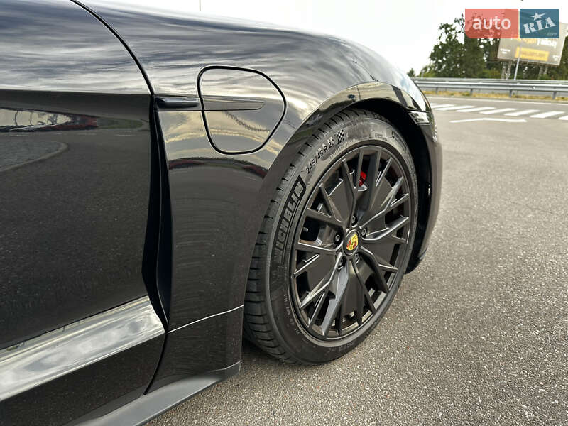 Седан Porsche Taycan 2022 в Львові