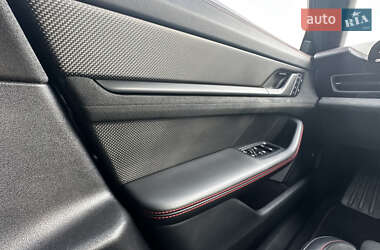 Седан Porsche Taycan 2022 в 