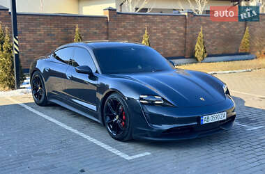 Седан Porsche Taycan 2021 в 