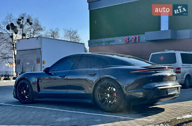 Седан Porsche Taycan 2021 в 