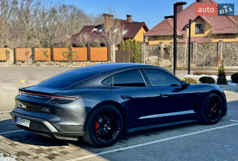 Седан Porsche Taycan 2021 в Виннице