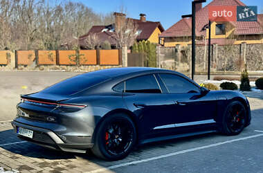 Седан Porsche Taycan 2021 в 