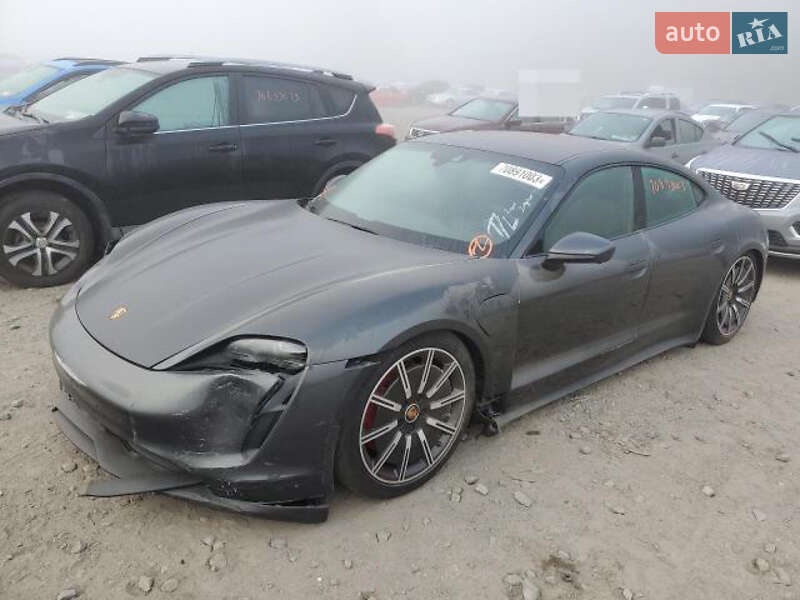 Седан Porsche Taycan 2021 в Виннице