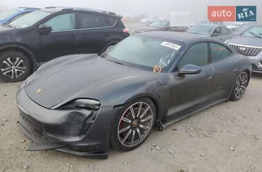 Седан Porsche Taycan 2021 в 