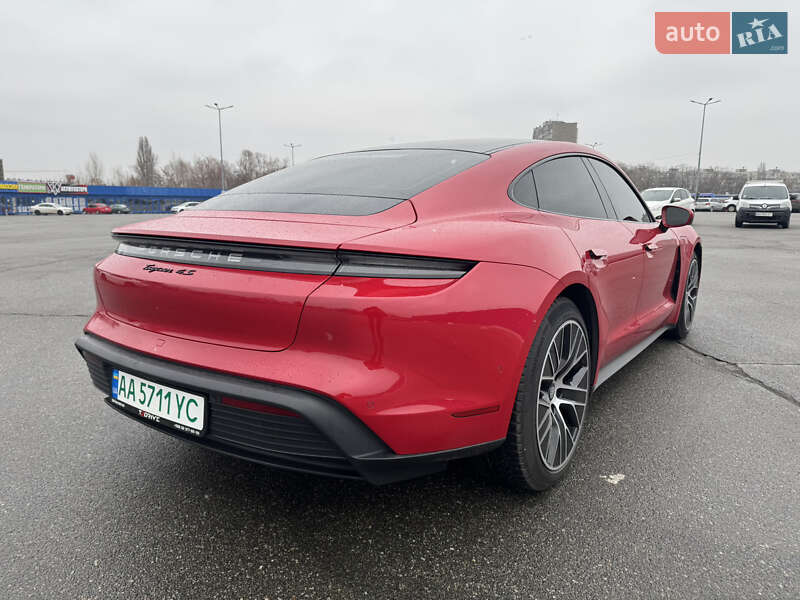 Седан Porsche Taycan 2022 в Киеве