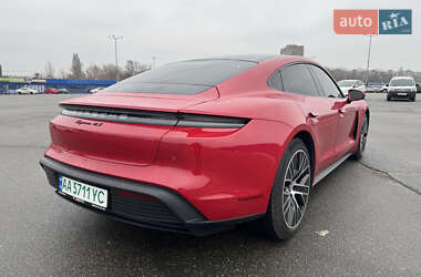 Седан Porsche Taycan 2022 в 