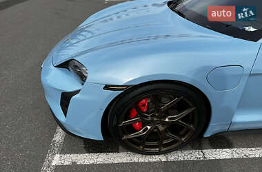 Седан Porsche Taycan 2021 в 