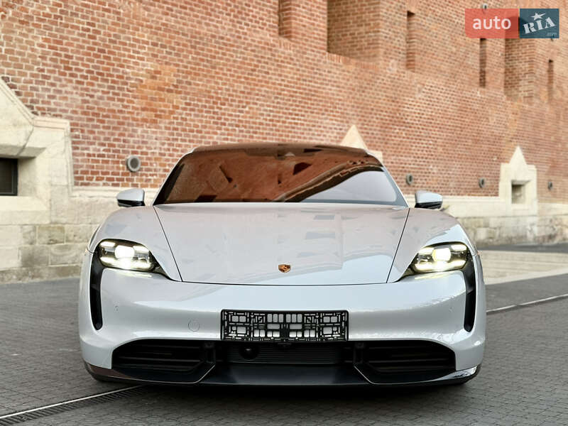 Седан Porsche Taycan 2022 в Львове