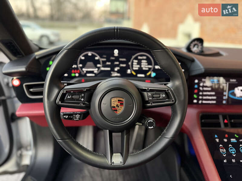 Седан Porsche Taycan 2022 в Львове