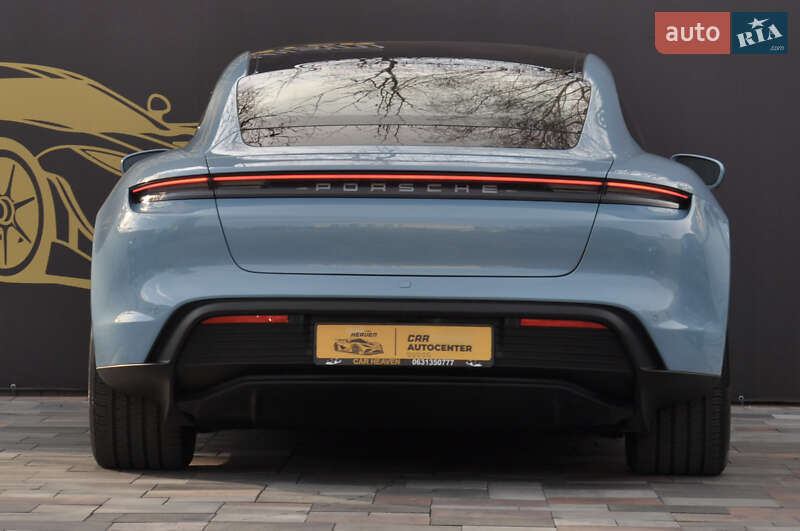 Седан Porsche Taycan 2022 в Киеве