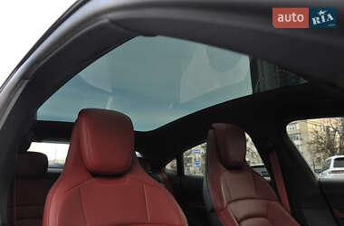 Седан Porsche Taycan 2022 в 
