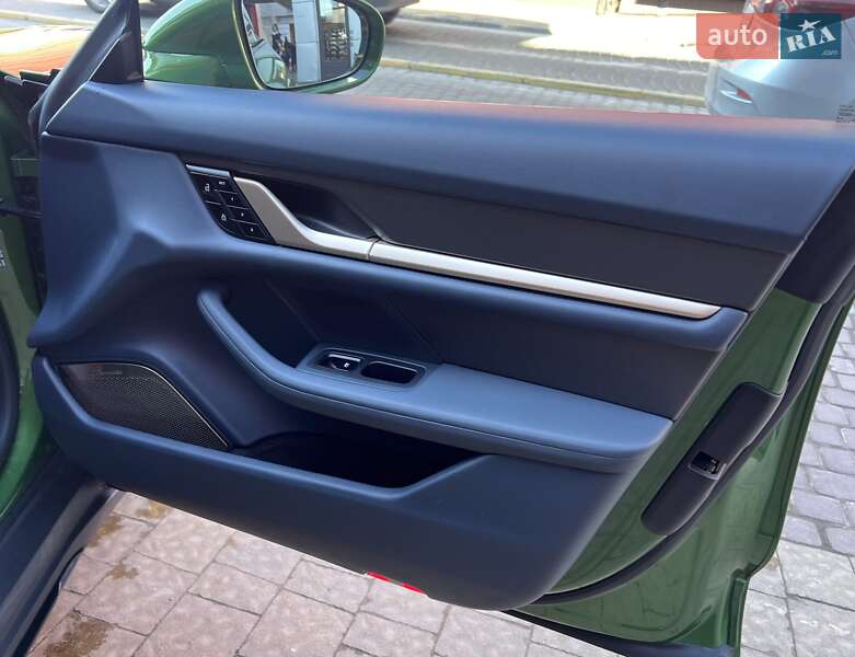 Седан Porsche Taycan 2021 в Львове фото 64 Седан Porsche Taycan 2021 в Львове