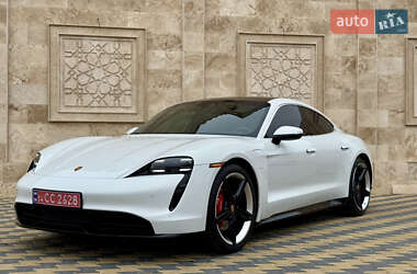 Седан Porsche Taycan 2020 в 