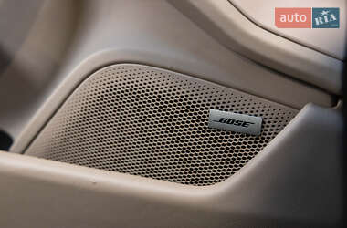 Седан Porsche Taycan 2021 в 
