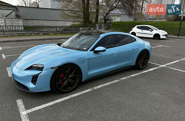Седан Porsche Taycan 2020 в 