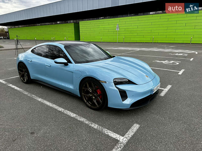 Седан Porsche Taycan 2020 в 