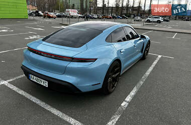 Седан Porsche Taycan 2020 в 