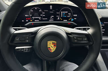 Седан Porsche Taycan 2020 в 