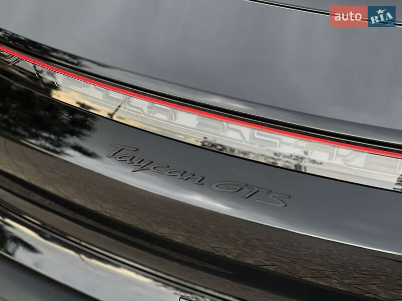 Седан Porsche Taycan 2022 в Одессе