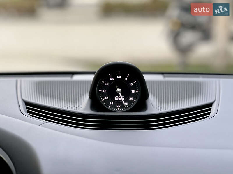 Седан Porsche Taycan 2022 в Одессе