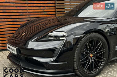 Седан Porsche Taycan 2022 в 