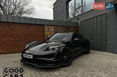 Седан Porsche Taycan 2022 в 