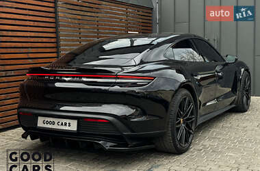 Седан Porsche Taycan 2022 в 