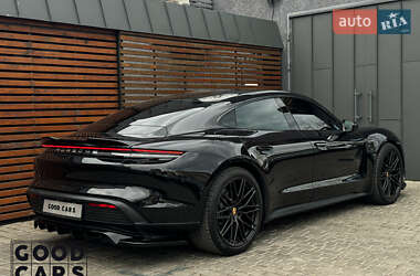Седан Porsche Taycan 2022 в 