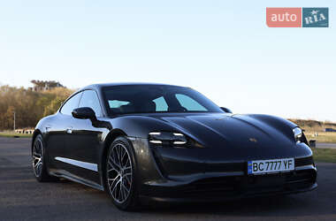 Седан Porsche Taycan 2020 в 