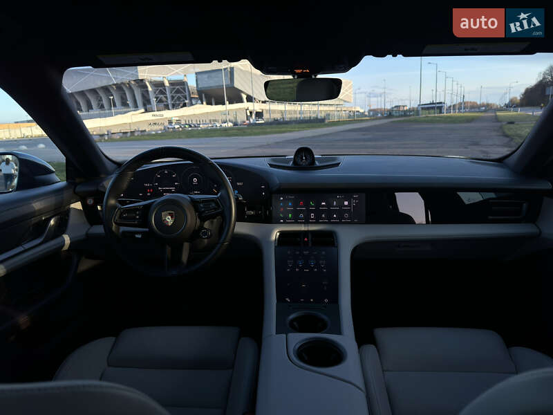 Седан Porsche Taycan 2020 в Львові