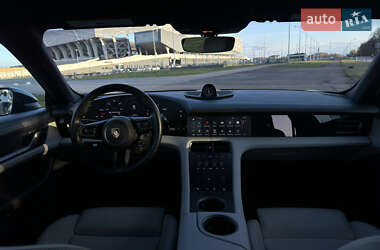 Седан Porsche Taycan 2020 в 