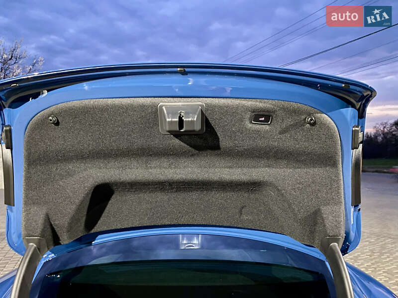 Седан Porsche Taycan 2022 в Киеве