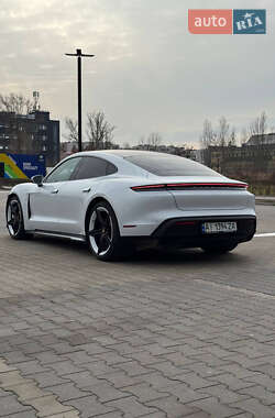 Седан Porsche Taycan 2021 в 